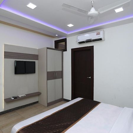 Oyo Hotel Vaishnavi Heritage Inn Агра Екстериор снимка