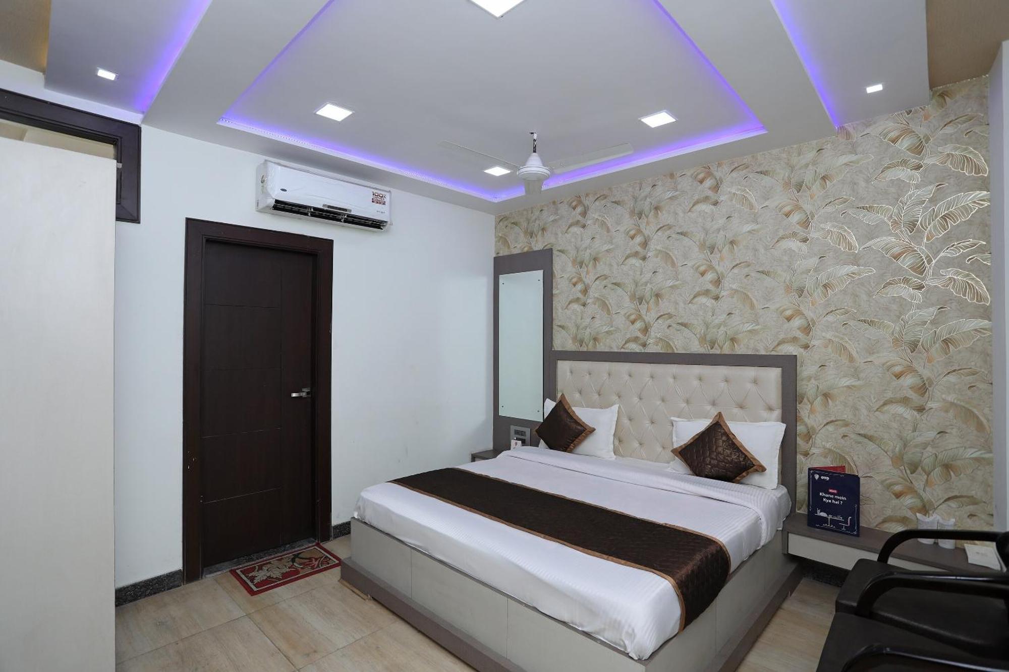 Oyo Hotel Vaishnavi Heritage Inn Агра Екстериор снимка