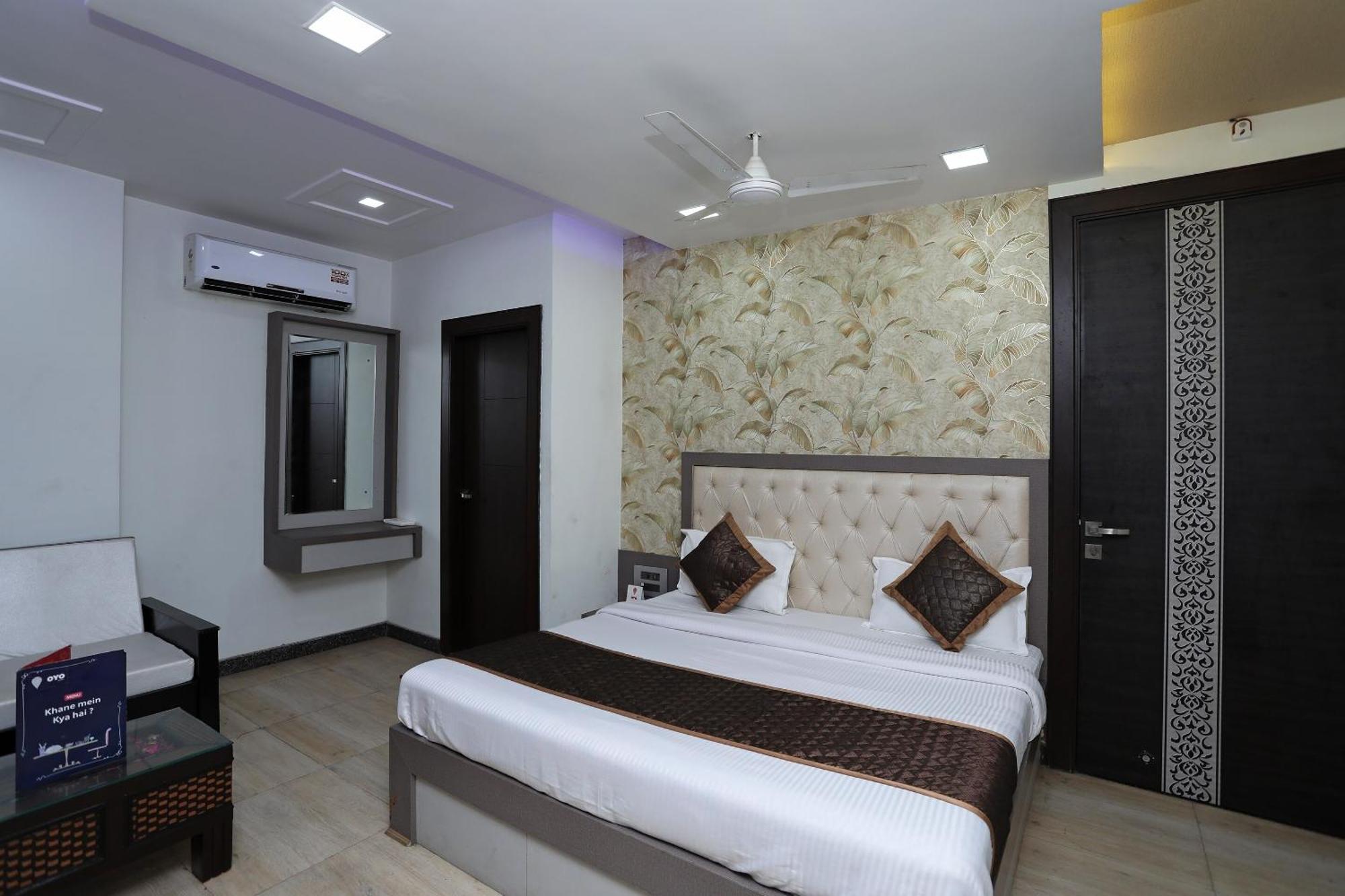 Oyo Hotel Vaishnavi Heritage Inn Агра Екстериор снимка