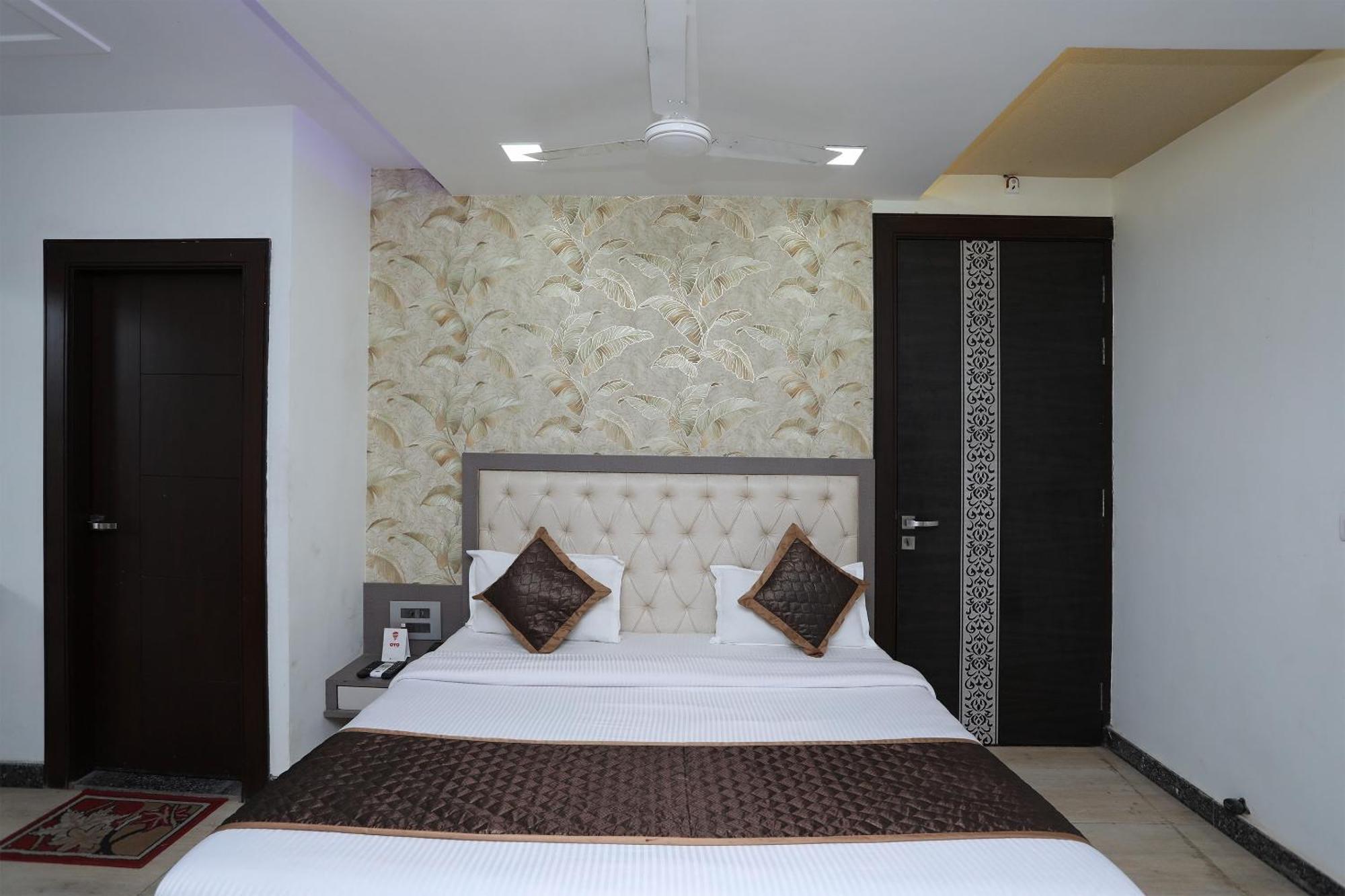 Oyo Hotel Vaishnavi Heritage Inn Агра Екстериор снимка