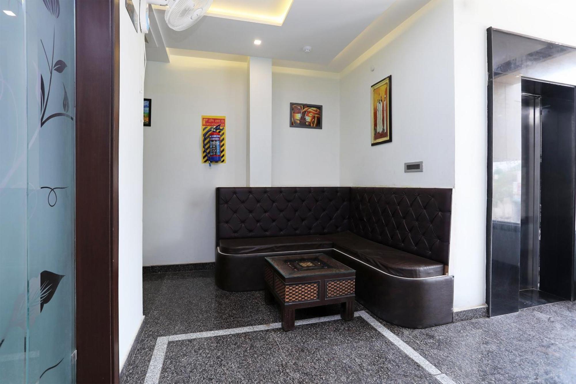 Oyo Hotel Vaishnavi Heritage Inn Агра Екстериор снимка