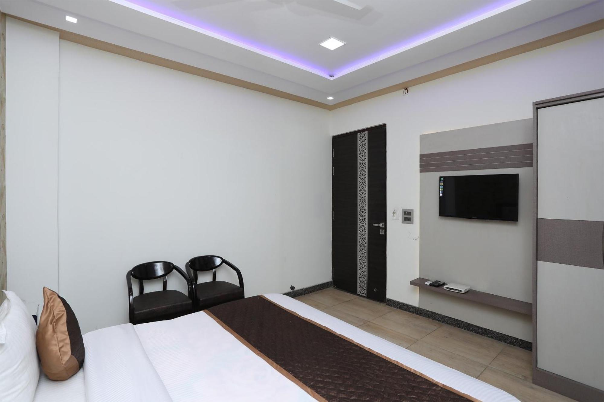 Oyo Hotel Vaishnavi Heritage Inn Агра Екстериор снимка
