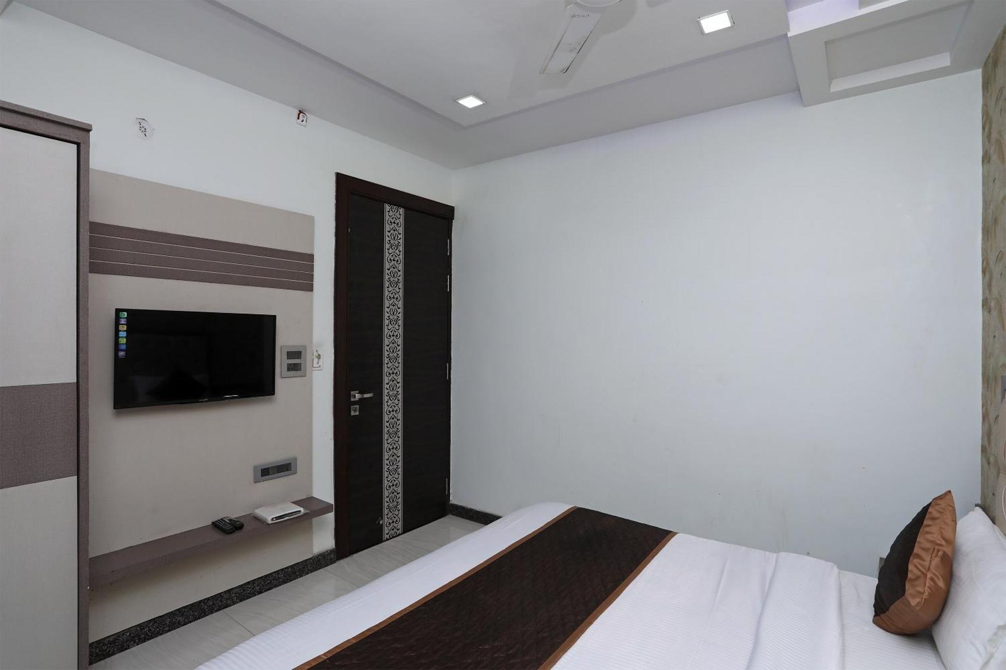Oyo Hotel Vaishnavi Heritage Inn Агра Екстериор снимка