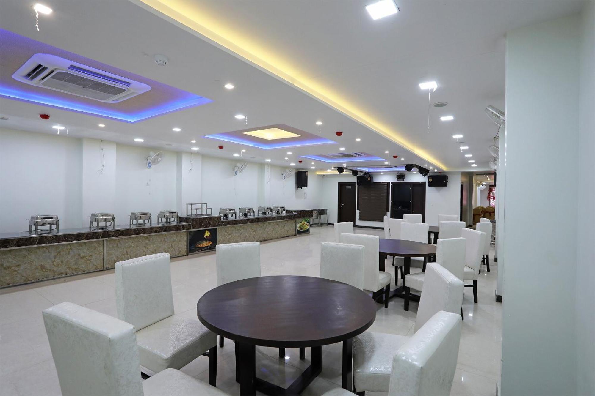 Oyo Hotel Vaishnavi Heritage Inn Агра Екстериор снимка