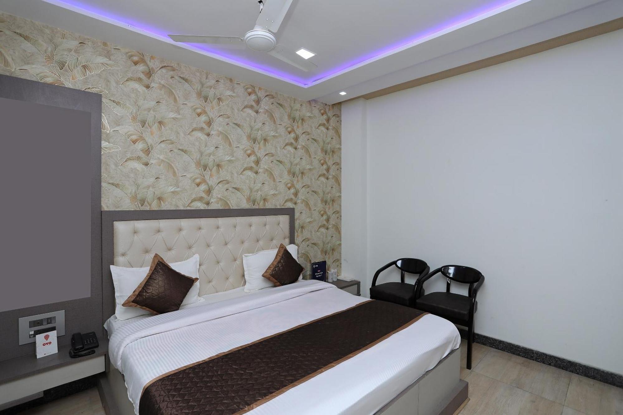 Oyo Hotel Vaishnavi Heritage Inn Агра Екстериор снимка
