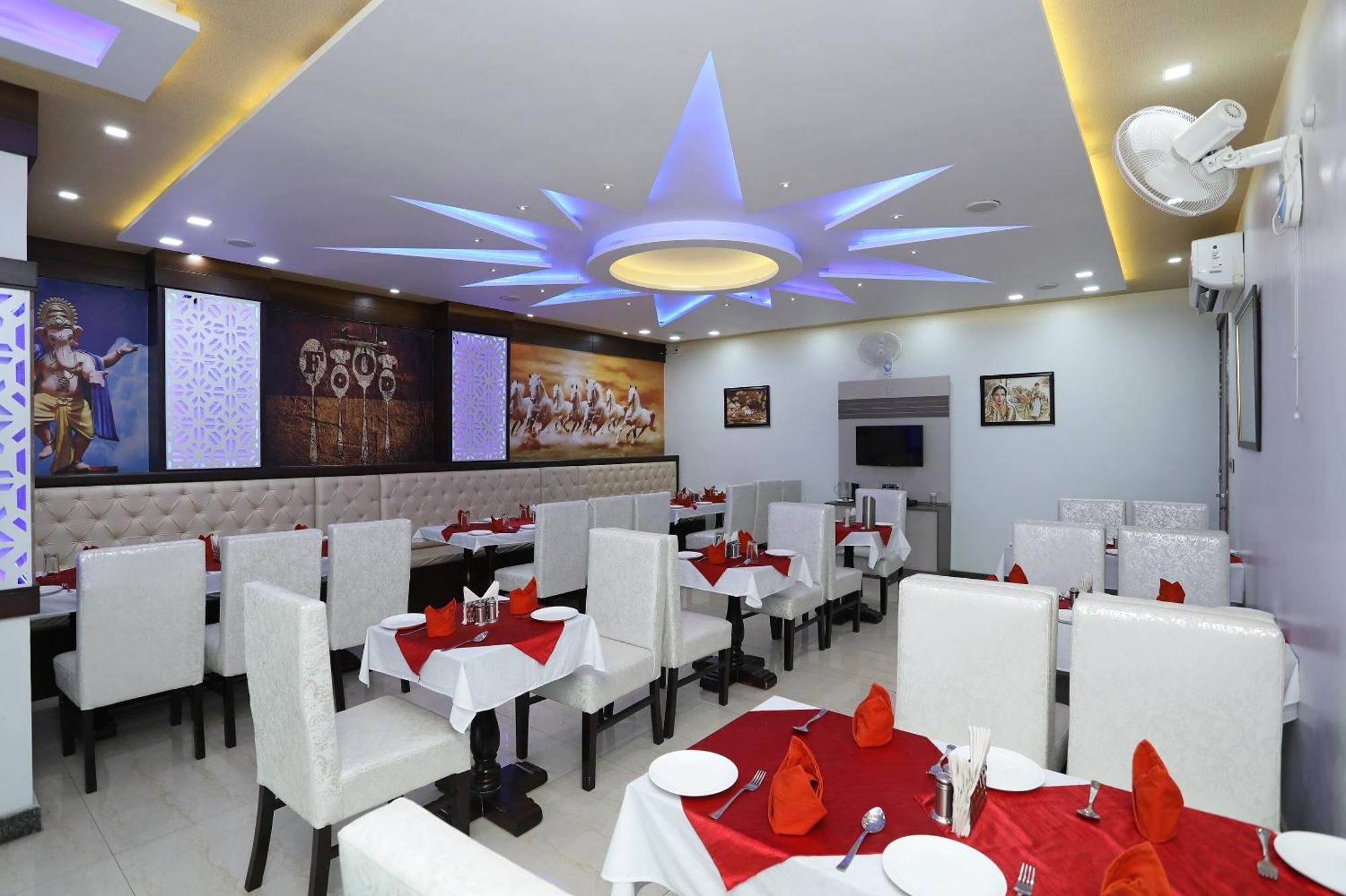 Oyo Hotel Vaishnavi Heritage Inn Агра Екстериор снимка