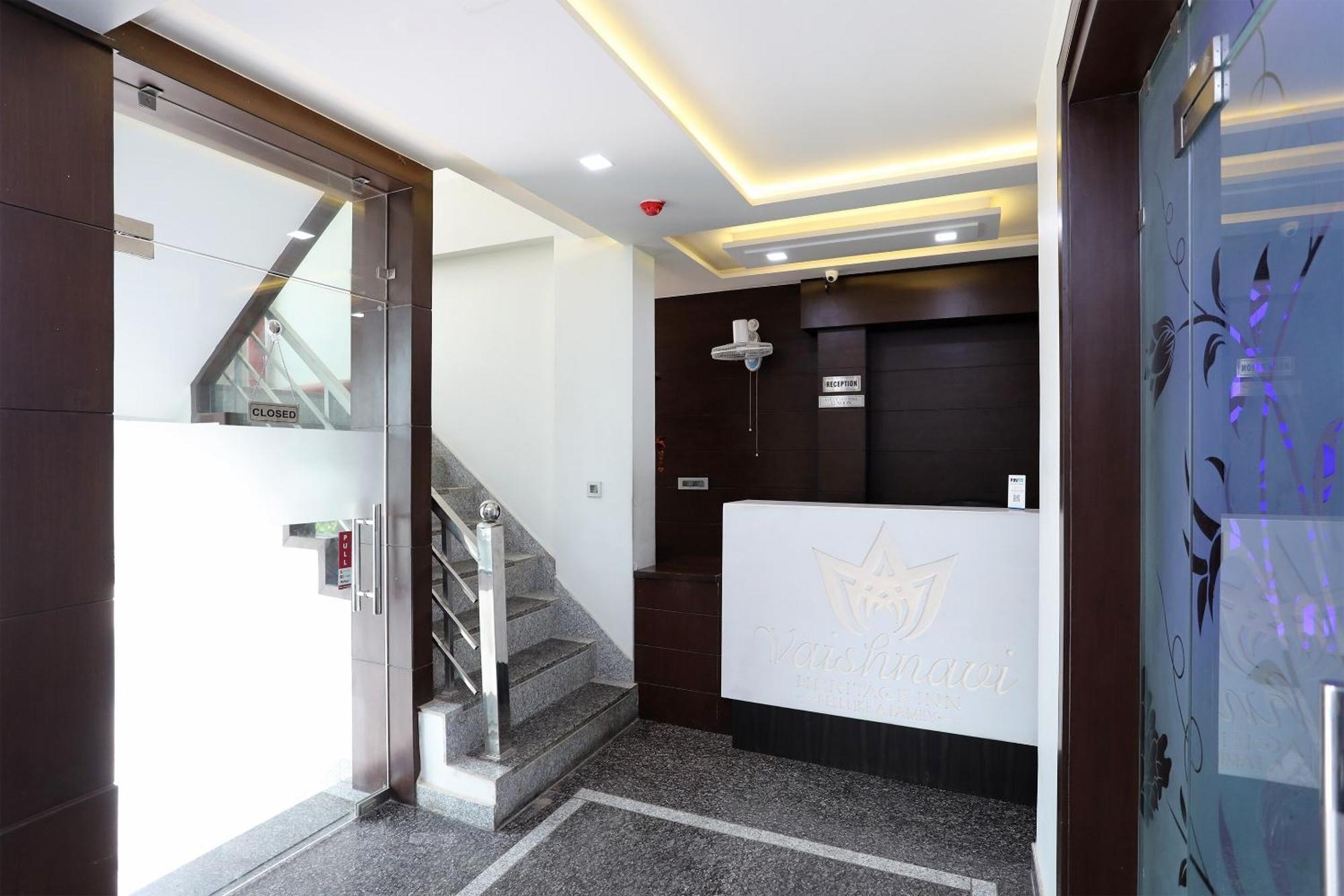 Oyo Hotel Vaishnavi Heritage Inn Агра Екстериор снимка