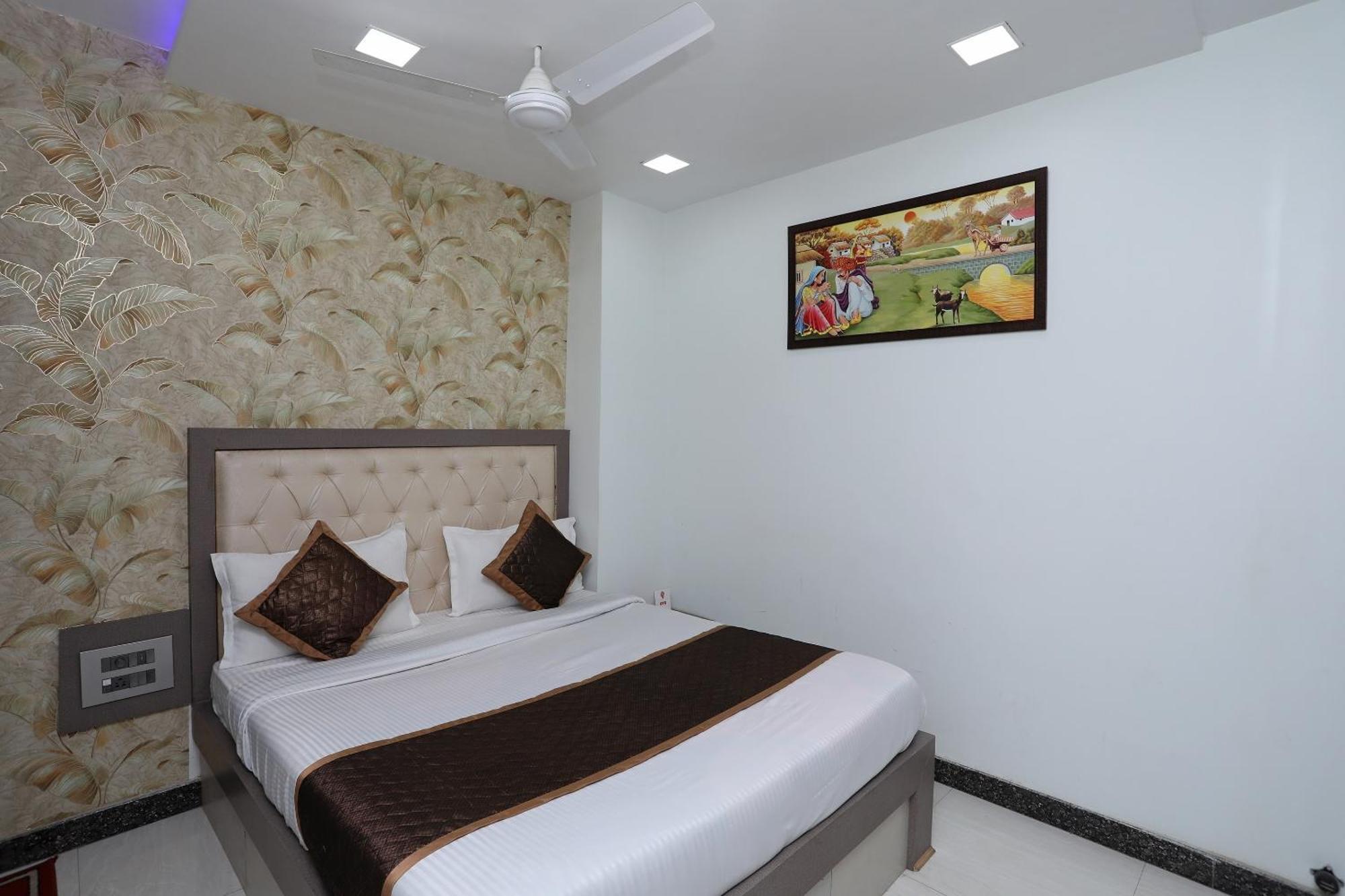 Oyo Hotel Vaishnavi Heritage Inn Агра Екстериор снимка